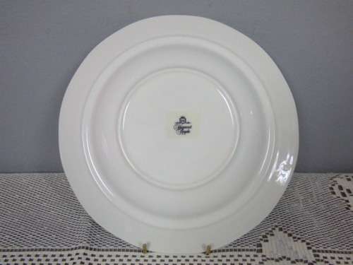 12 VERY ELEGANT VINTAGE "HUGUENOT ROYALE" SOUP BOWLS . BEAUTIFUL ON YOUR TABLE