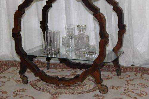 AN INCREDIBLE ANTIQUE IMBUIA BAR/ DRINKS TROLLEY ON ITS ORIGINAL CASTORS IN WONDERFUL CONDITION