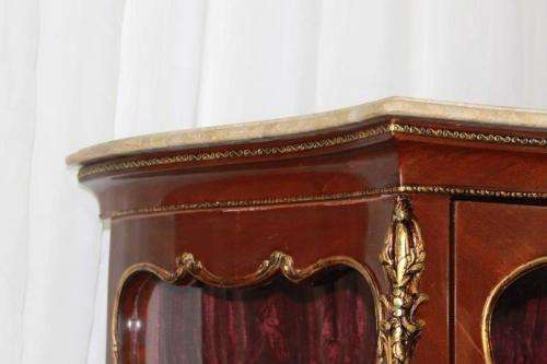 A RARE ANTIQUE ITALIAN MADE LATE 18th CENTURY KINGWOOD ROCOCO DISPLAY CABINET w/ ORMOLU DETAILING