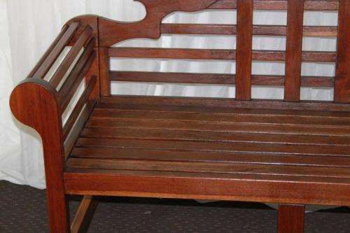 A FANTASTIC QUALITY "TROPIC TRADER - DESIGNER OUTDOOR LIFESTYLE" SOLID SALIGNA WOOD BENCH