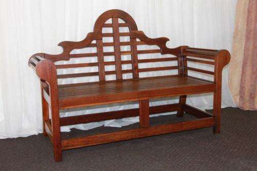 A FANTASTIC QUALITY "TROPIC TRADER - DESIGNER OUTDOOR LIFESTYLE" SOLID SALIGNA WOOD BENCH