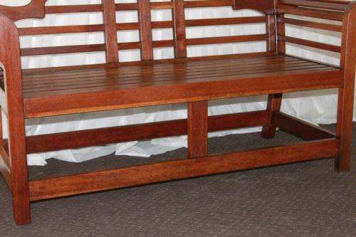 A FANTASTIC QUALITY "TROPIC TRADER - DESIGNER OUTDOOR LIFESTYLE" SOLID SALIGNA WOOD BENCH