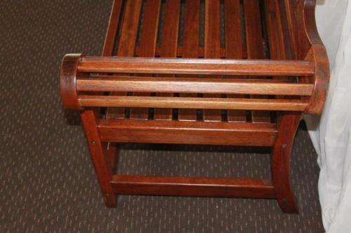 A FANTASTIC QUALITY "TROPIC TRADER - DESIGNER OUTDOOR LIFESTYLE" SOLID SALIGNA WOOD BENCH