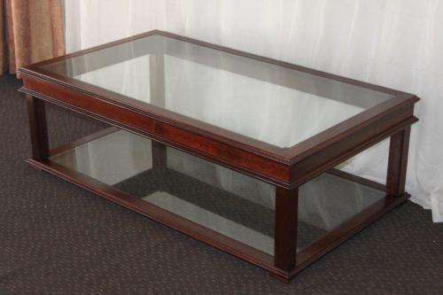 A MAGNIFICENT LARGE (1.4m LONG) TWO TIER SOLID MAHOGANY CENTRE COFFEE TABLE = STUNNING!!!!