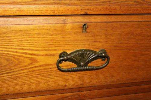 A BEAUTIFUL ANTIQUE SOLID YELLOW WOOD DOUBLE DOOR WARDROBE WITH A LARGE LINEN STORAGE DRAWER