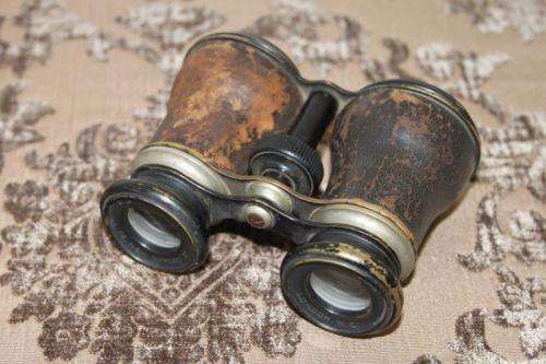 AN AMAZING AND RARE ANTIQUE "RS NEUMANN" OPERA/ RACE TRACK LEATHER CLAD ADJUSTABLE BINOCULARS