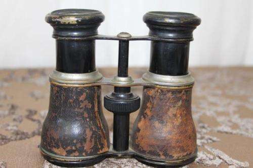 AN AMAZING AND RARE ANTIQUE "RS NEUMANN" OPERA/ RACE TRACK LEATHER CLAD ADJUSTABLE BINOCULARS