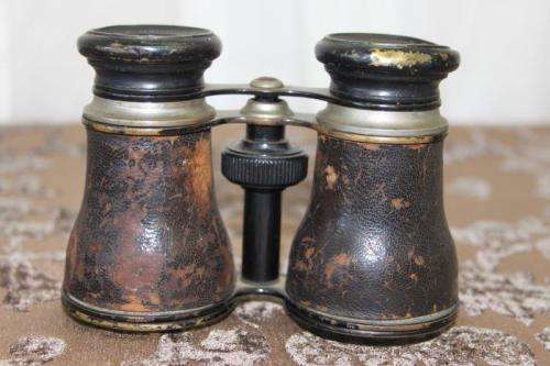 AN AMAZING AND RARE ANTIQUE "RS NEUMANN" OPERA/ RACE TRACK LEATHER CLAD ADJUSTABLE BINOCULARS