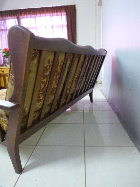 A GORGEOUS IMBUIA BALL & CLAW 3 SEATER COUCH, PERFECT TO PAINT/SHABBY CHIC FOR YOUR PATIO/PORCH!