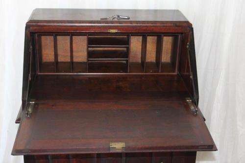 A SUPERB ANTIQUE SOLID STINKWOOD BALL AND CLAW FLIP-TOP WRITING DESK WITH TWO LARGE DRAWERS