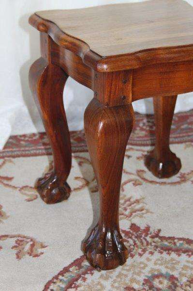 A GORGEOUS AND EXTREMELY WELL MADE ANTIQUE SOLID TEAK BALL AND CLAW COFFEE TABLE
