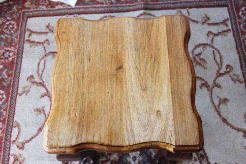 A GORGEOUS AND EXTREMELY WELL MADE ANTIQUE SOLID TEAK BALL AND CLAW COFFEE TABLE