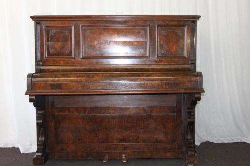 A MAGNIFICENT ANTIQUE WERNAM LONDON WALNUT AND WALNUT BURR UPRIGHT PIANO WITH MARQUETRY DETAILING