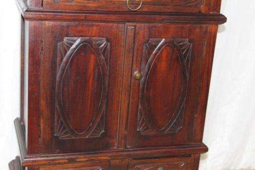 A MAGNIFICENT SOLID INDONESIAN TEAK 3-DRAWER CABINET WITH BEAUTIFUL CARVED DETAILING