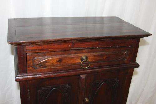 A MAGNIFICENT SOLID INDONESIAN TEAK 3-DRAWER CABINET WITH BEAUTIFUL CARVED DETAILING