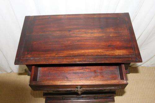 A MAGNIFICENT SOLID INDONESIAN TEAK 3-DRAWER CABINET WITH BEAUTIFUL CARVED DETAILING