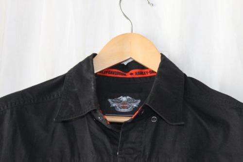 A STUNNING ORIGINAL HARLEY DAVIDSON GENTS SIZE MEDIUM STUD-BUTTON SHIRT
