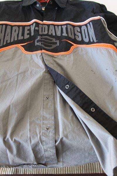 A STUNNING ORIGINAL HARLEY DAVIDSON GENTS SIZE MEDIUM STUD-BUTTON SHIRT