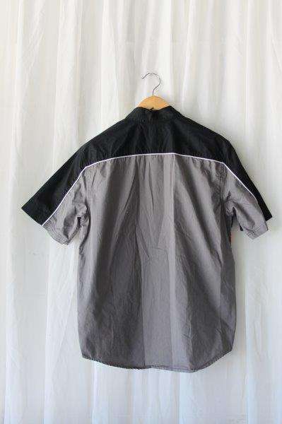 A STUNNING ORIGINAL HARLEY DAVIDSON GENTS SIZE MEDIUM STUD-BUTTON SHIRT