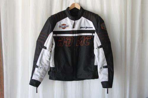 A SPECTACULAR ORIGINAL HARLEY DAVIDSON GENTS SIZE LARGE BIKE JACKET IN SUPERB CONDITION