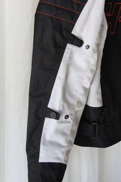A SPECTACULAR ORIGINAL HARLEY DAVIDSON GENTS SIZE LARGE BIKE JACKET IN SUPERB CONDITION