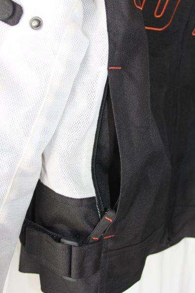 A SPECTACULAR ORIGINAL HARLEY DAVIDSON GENTS SIZE LARGE BIKE JACKET IN SUPERB CONDITION