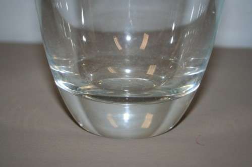 A lovely tall "thick glass" modern styled crystal vase in great condition - A quality piece