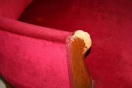 A GORGEOUS ANTIQUE "WINE RED" QUEEN ANNE STYLE PARLOUR COUCH WITH DEEP BUTTON DETAILING