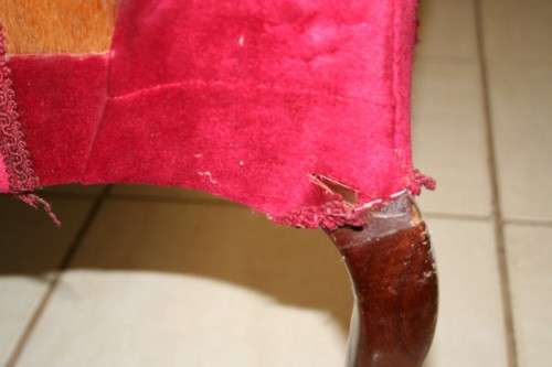 A GORGEOUS ANTIQUE "WINE RED" QUEEN ANNE STYLE PARLOUR COUCH WITH DEEP BUTTON DETAILING
