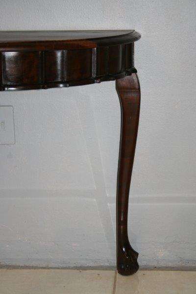 A BEAUTIFUL VINTAGE BALL & CLAW IMBUIA HALF MOON DISPLAY/OCCASIONAL TABLE. GORGEOUS IN AN ENTRANCE!!
