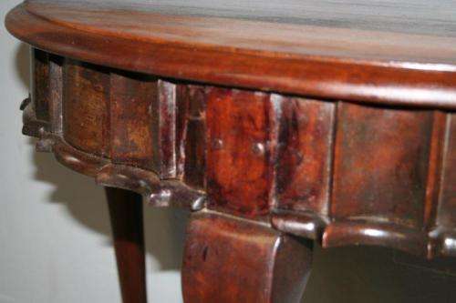 A BEAUTIFUL VINTAGE BALL & CLAW IMBUIA HALF MOON DISPLAY/OCCASIONAL TABLE. GORGEOUS IN AN ENTRANCE!!