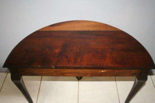 A BEAUTIFUL VINTAGE BALL & CLAW IMBUIA HALF MOON DISPLAY/OCCASIONAL TABLE. GORGEOUS IN AN ENTRANCE!!