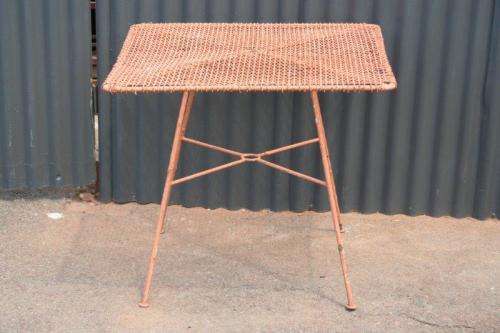A FANTASTIC VINTAGE SQUARE "WIRE MESH" OUTDOOR TABLE IN AWESOME CONDITION