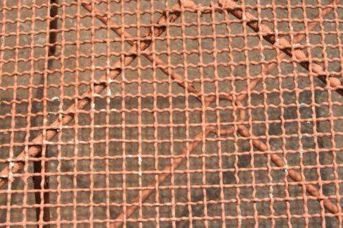 A FANTASTIC VINTAGE SQUARE "WIRE MESH" OUTDOOR TABLE IN AWESOME CONDITION