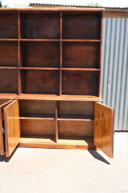 A STUNNING LARGE CABINET w/ 2 GOOD SIZE CUPBOARDS AND LOADS OF SPACE. GORGEOUS!!!