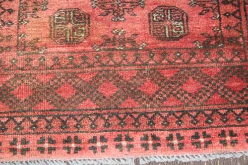 A GORGEOUS VINTAGE PERSIAN "AFGHAN" CARPET (1.5m x 1m) WITH A TRADITIONAL BOKHARA PATTERN & COLOURS