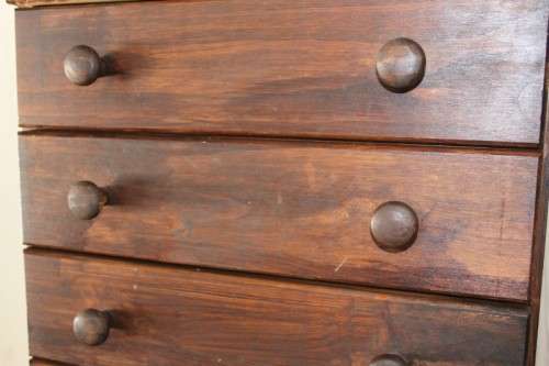 A FANTASTIC 6-DRAWER CHEST OF DRAWERS WITH METAL RUNNERS IN EXCELLENT CONDITION
