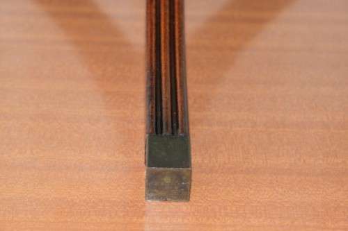 A BEAUTIFUL MAHOGANY OCCASIONAL TABLE WITH RAIL INLAY DETAILING AND BRASS CAPPED FEET