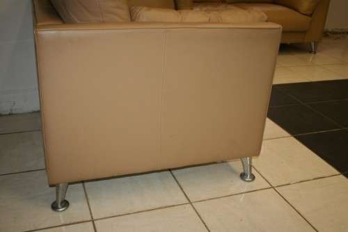 2x SUPERB X-LARGE MODERN STYLED SAND BEIGE GENUINE LEATHER COUCHES IN EXCELLENT CONDITION bid/couch
