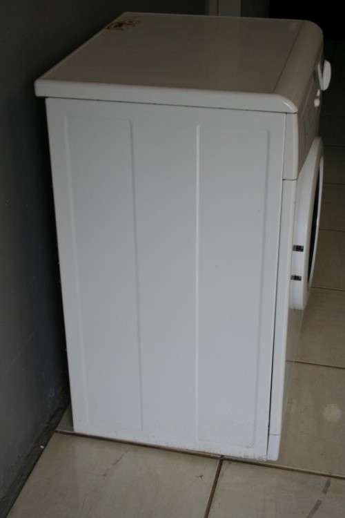AN AWESOME (WHITE) DEFY AUTODRY TUMBLE DRYER IN WORKING CONDITION = PERFECT FOR RAINY DAYS
