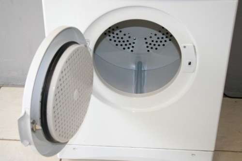 AN AWESOME (WHITE) DEFY AUTODRY TUMBLE DRYER IN WORKING CONDITION = PERFECT FOR RAINY DAYS