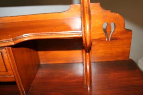 A TRULY BEAUTIFUL ANTIQUE SOLID OREGON PINE 5-DRAWER CHEST OF DRAWERS w/ A TRI-FOLDING VANITY MIRROR