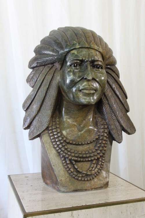 A MAGNIFICENT & UNIQUE HUGE HAND CARVED NATIVE AMERICAN INDIAN CHIEF GREEN OPAL STONE BUST SCULPTURE