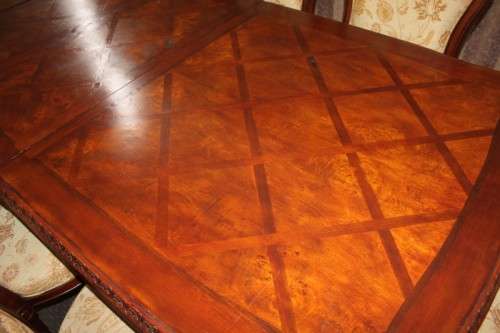 AN ABSOLUTELY STUNNING EXPENSIVE WALNUT AND WALNUT BURR 6 TO 10 SEATER EXTENDABLE DINING TABLE - WOW