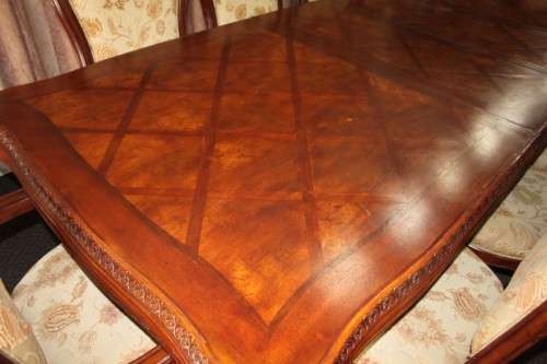 AN ABSOLUTELY STUNNING EXPENSIVE WALNUT AND WALNUT BURR 6 TO 10 SEATER EXTENDABLE DINING TABLE - WOW