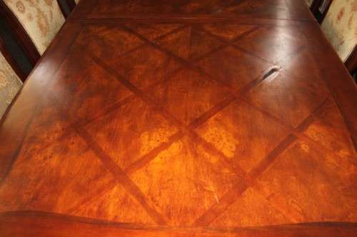 AN ABSOLUTELY STUNNING EXPENSIVE WALNUT AND WALNUT BURR 6 TO 10 SEATER EXTENDABLE DINING TABLE - WOW