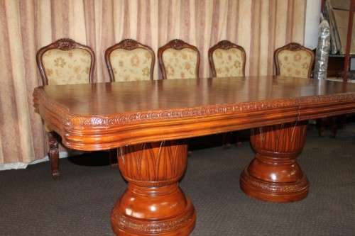 AN ABSOLUTELY STUNNING EXPENSIVE WALNUT AND WALNUT BURR 6 TO 10 SEATER EXTENDABLE DINING TABLE - WOW