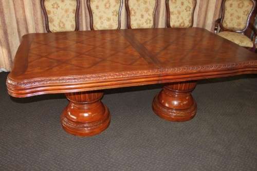 AN ABSOLUTELY STUNNING EXPENSIVE WALNUT AND WALNUT BURR 6 TO 10 SEATER EXTENDABLE DINING TABLE - WOW