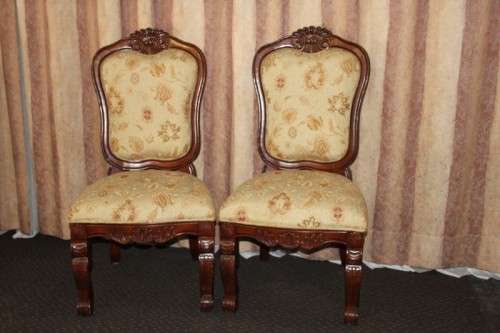 10x MAGNIFICENT TOP QUALITY CARVED WALNUT DINING CHAIRS INCLUDING 2x CARVERS bid/chair