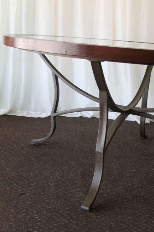 A SPECTACULAR (LARGE) ROUND 6-SEATER PATIO TABLE WITH A BEVELED GLASS TOP AND AMAZING DETAILING